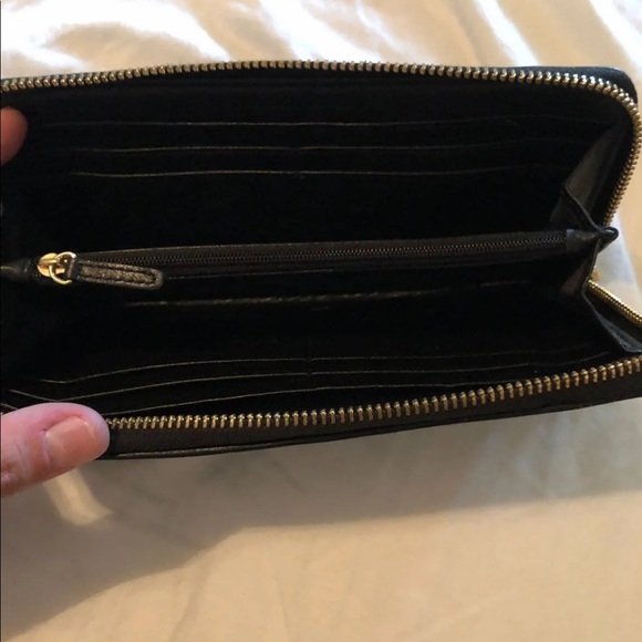 Michael Koran’s Purse & Wallet - Picture 7 of 8